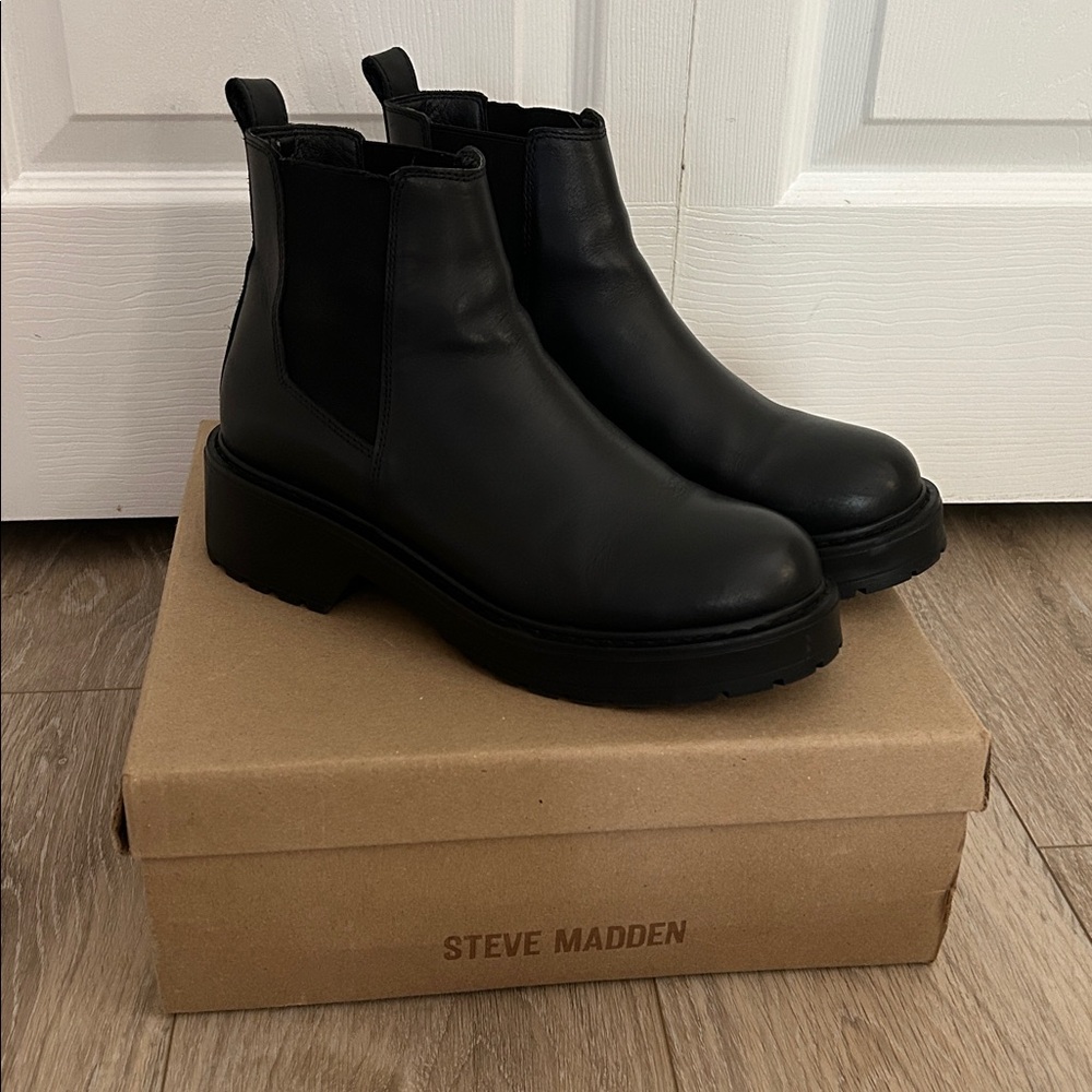 Steve Madden Chelsea boots